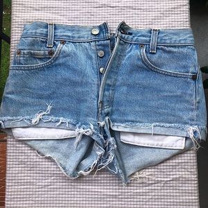 Vintage Levi’s jean shorts